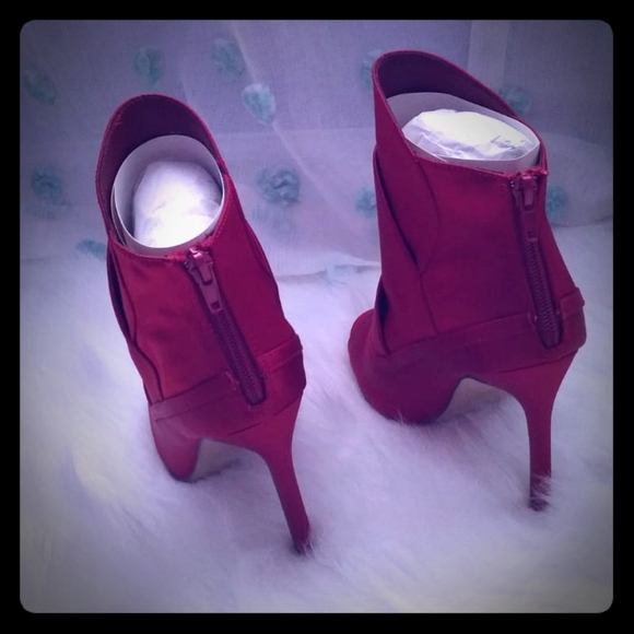 Open-toed Heeled Booties - Picture 3 of 3